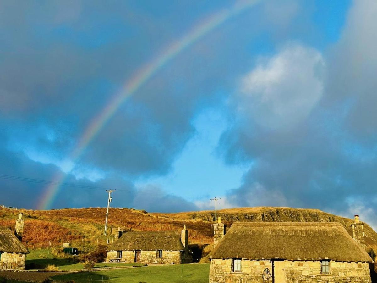 Tigh Mairi At Mary'S Thatched Cottages Elgol Luaran gambar